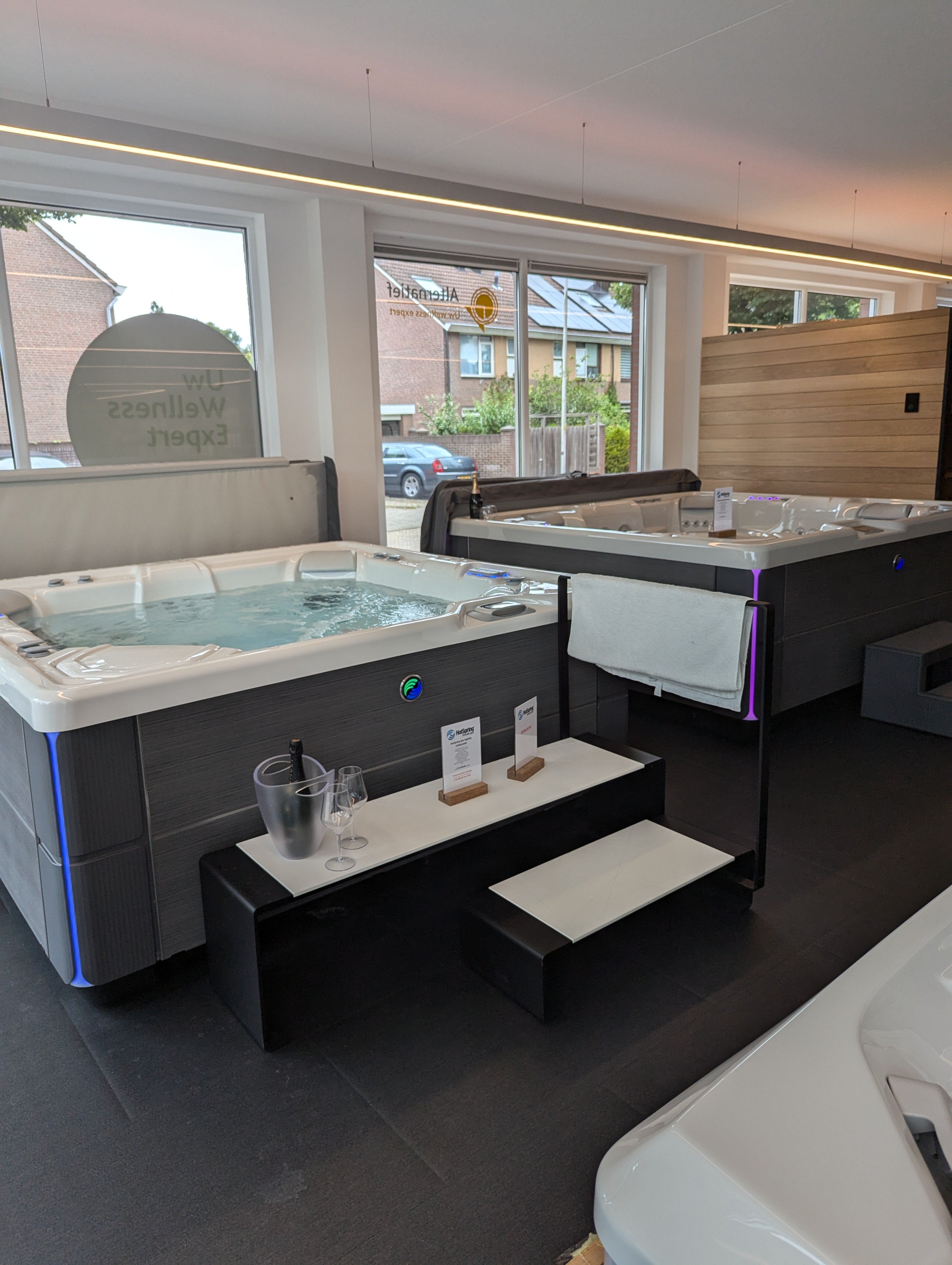 500 m² showroom
